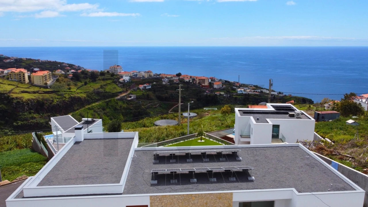 Moradia T3 para Venda em Estreito da Calheta Foto 11