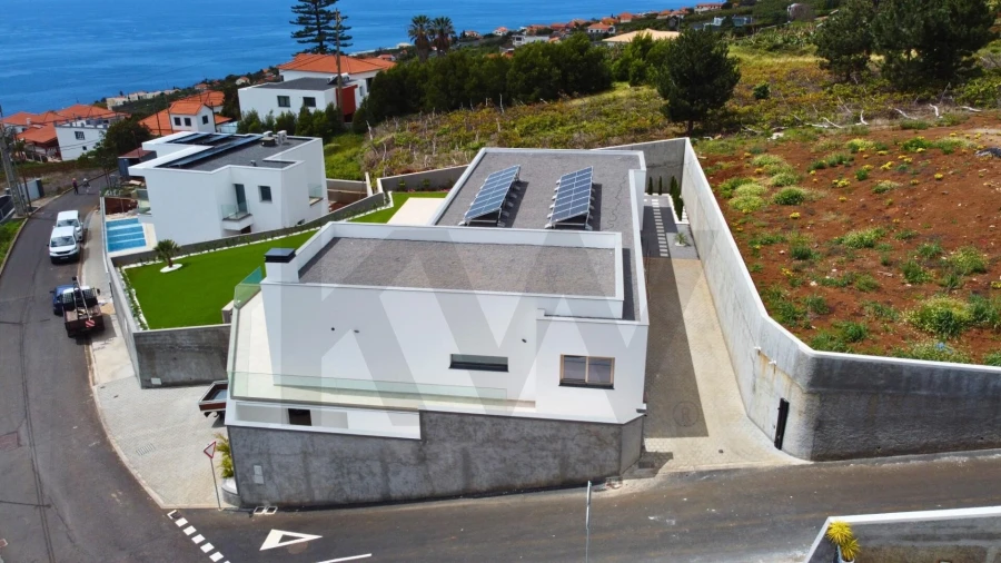 Moradia T3 para Venda em Estreito da Calheta Foto 8