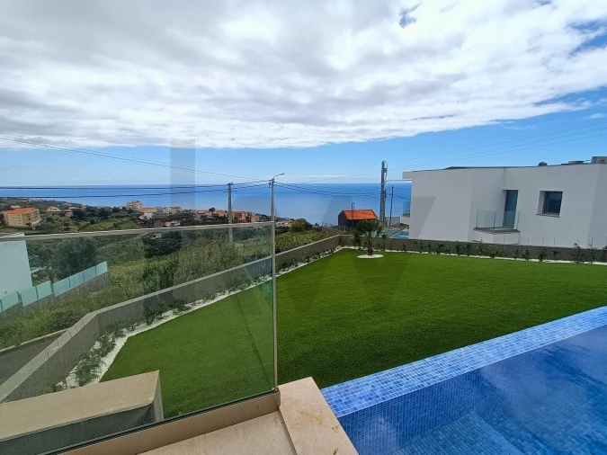 Moradia T3 para Venda em Estreito da Calheta Foto 24