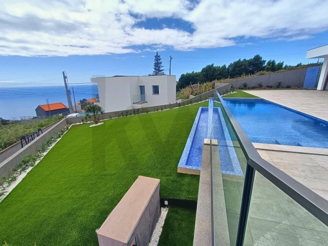 Moradia T3 para Venda em Estreito da Calheta Foto 22