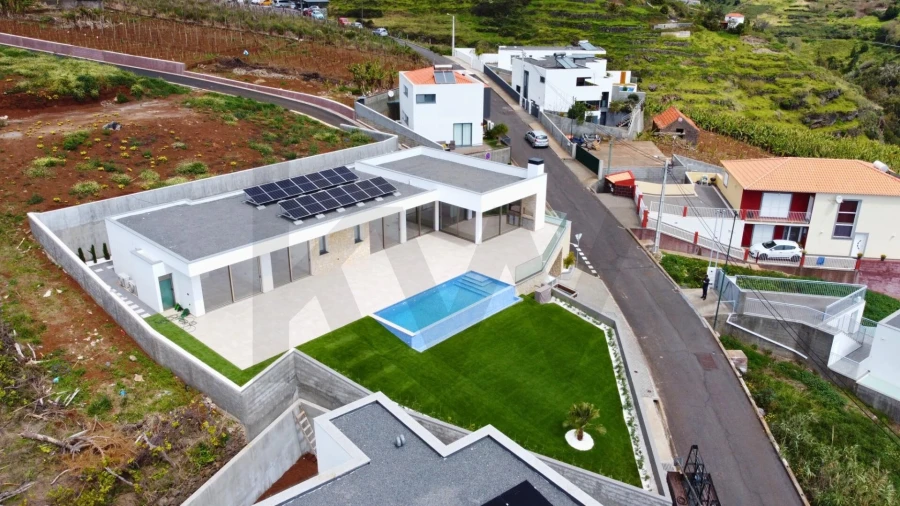 Moradia T3 para Venda em Estreito da Calheta Foto 12