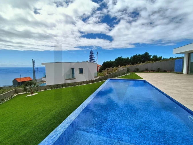 Moradia T3 para Venda em Estreito da Calheta Foto 23