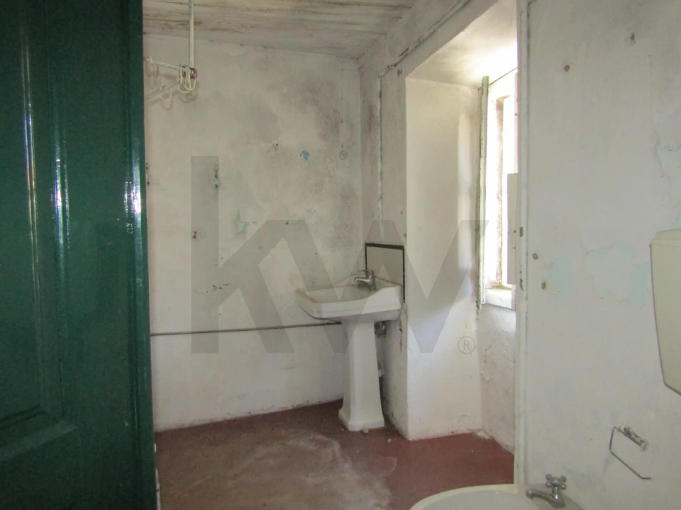 Moradia T3 para Venda em Espírito Santo, Nossa Senhora da Graça e São Simão Foto 8