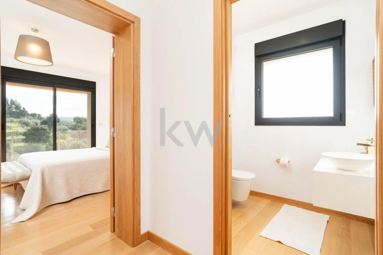 Moradia T4 para Venda em São Pedro de Alva e São Paio de Mondego Foto 10