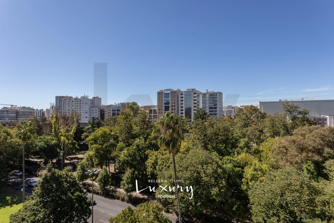 Apartamento T4 para Venda em Alvalade Foto 7