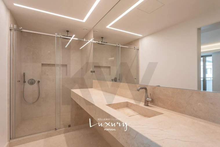 Apartamento T4 para Venda em Alvalade Foto 23