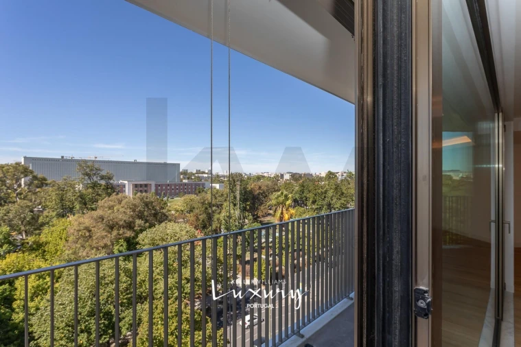 Apartamento T4 para Venda em Alvalade Foto 9