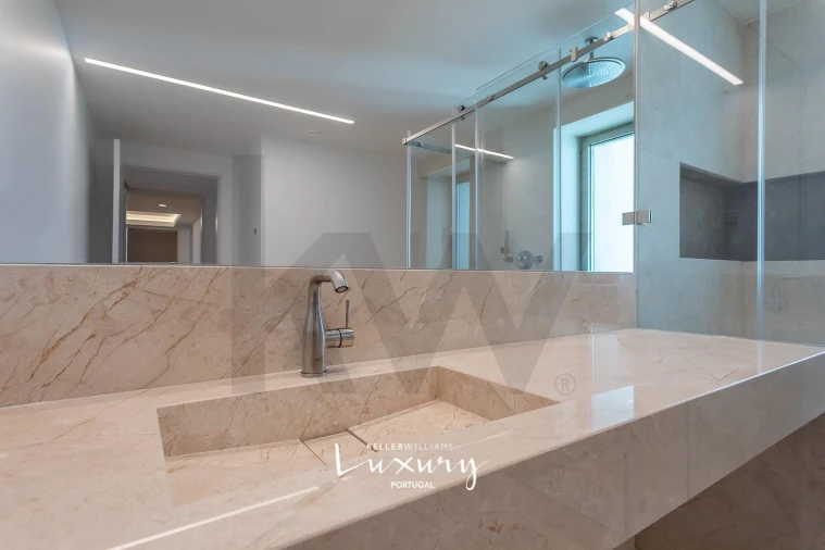 Apartamento T4 para Venda em Alvalade Foto 25