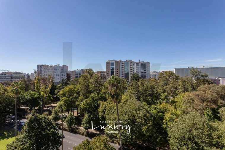Apartamento T4 para Venda em Alvalade Foto 7