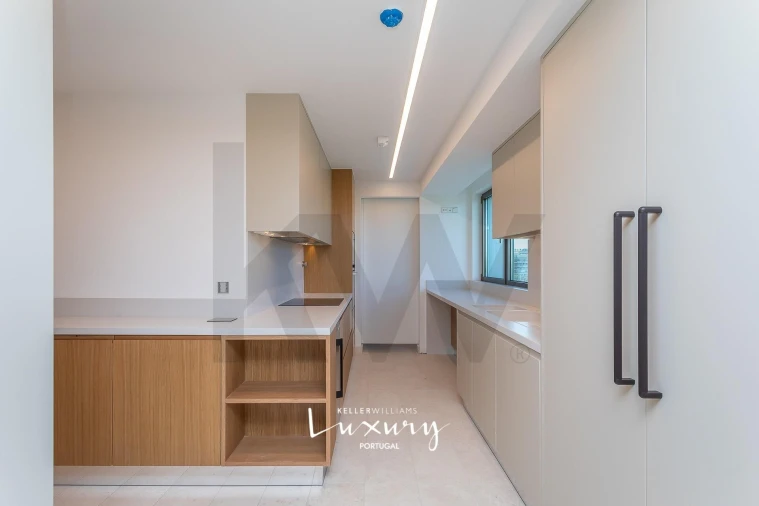 Apartamento T4 para Venda em Alvalade Foto 14