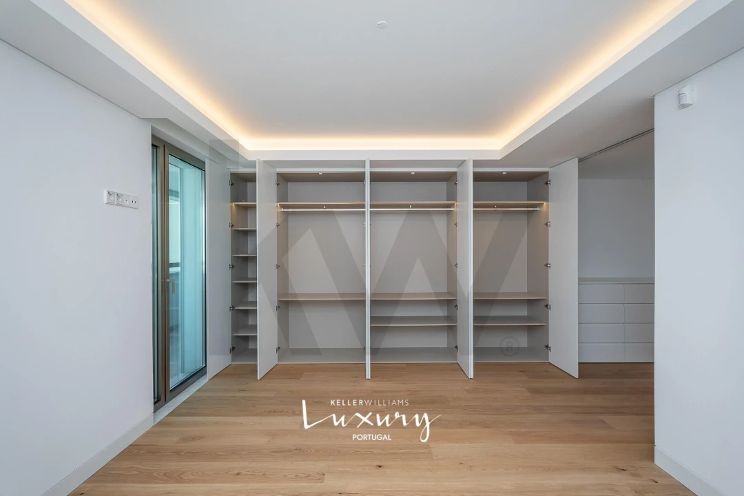 Apartamento T4 para Venda em Alvalade Foto 30