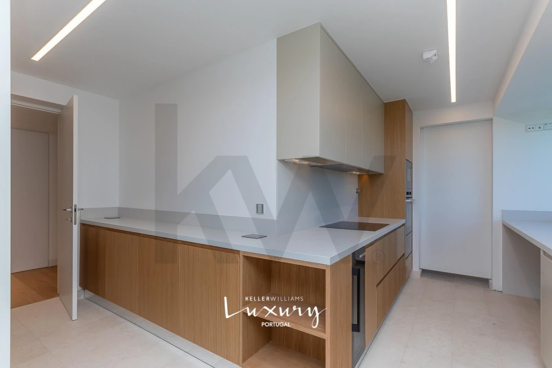 Apartamento T4 para Venda em Alvalade Foto 12