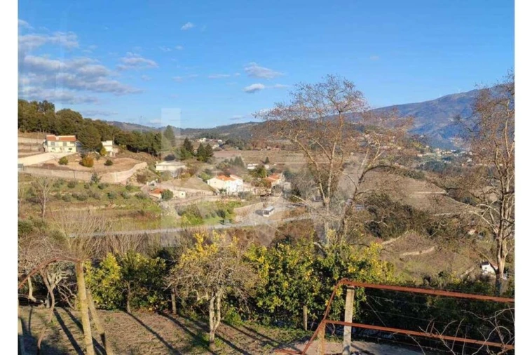 Moradia T2 para Venda em Santa Marinha do Zezere Foto 6