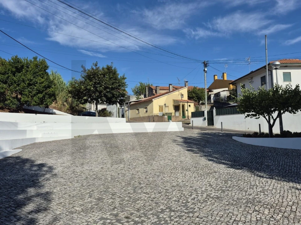 Moradia T3 para Venda em Trouxemil e Torre de Vilela Foto 21