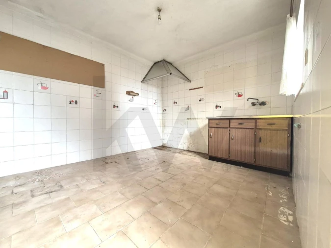 Moradia T3 para Venda em Trouxemil e Torre de Vilela Foto 7