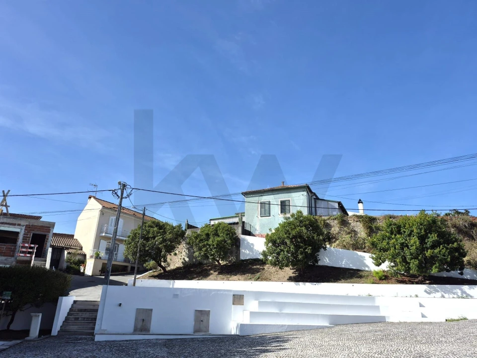 Moradia T3 para Venda em Trouxemil e Torre de Vilela Foto 1