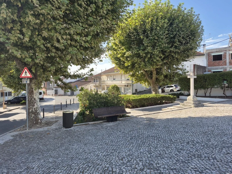 Moradia T3 para Venda em Trouxemil e Torre de Vilela Foto 23