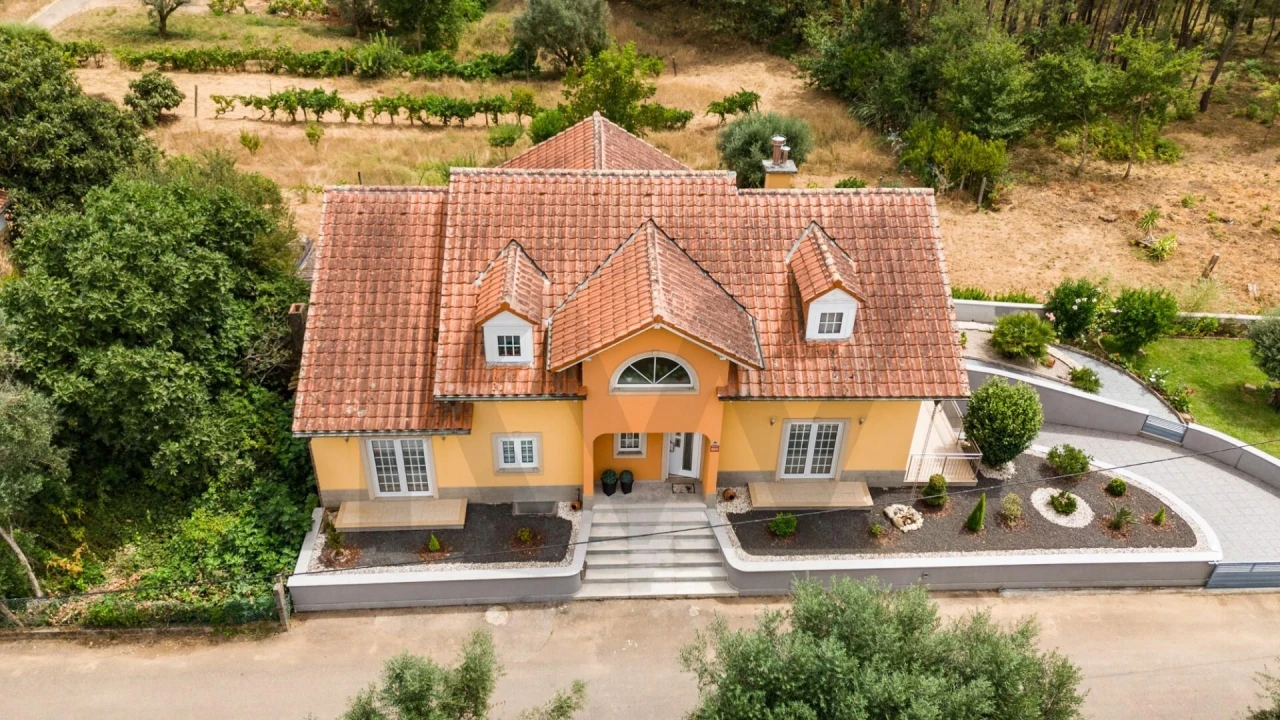 Moradia T5 para Venda em Mortágua, Vale de Remígio, Cortegaça e Almaça Foto 1