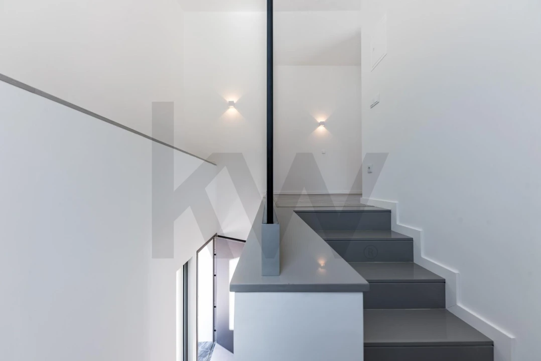 Moradia T3 para Venda em Pontinha e Famões Foto 15