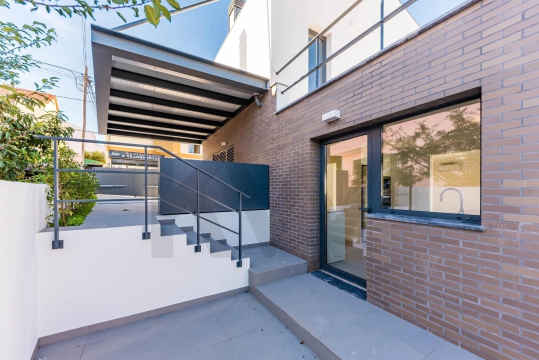 Moradia T3 para Venda em Pontinha e Famões Foto 49