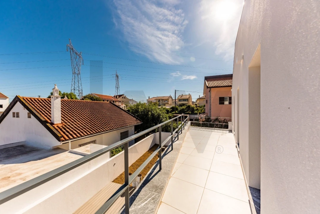 Moradia T3 para Venda em Pontinha e Famões Foto 31