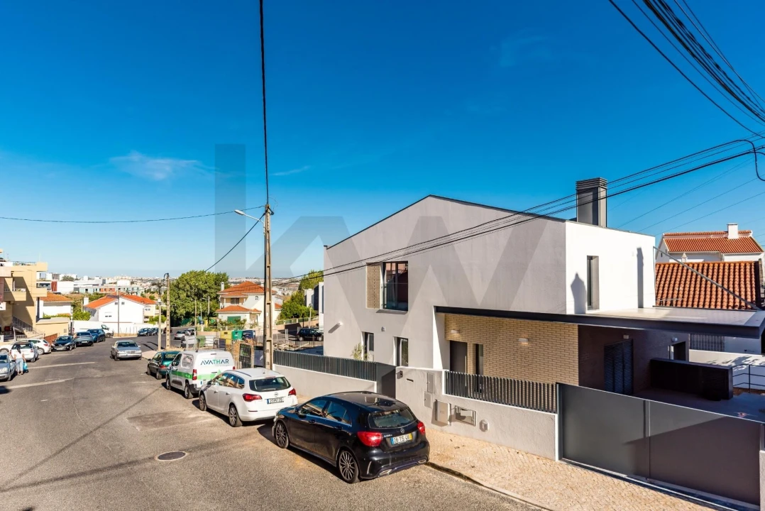 Moradia T3 para Venda em Pontinha e Famões Foto 55