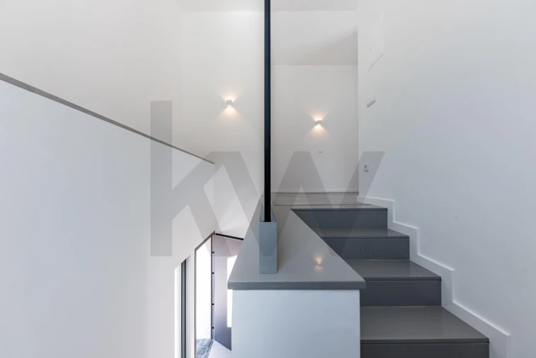 Moradia T3 para Venda em Pontinha e Famões Foto 15