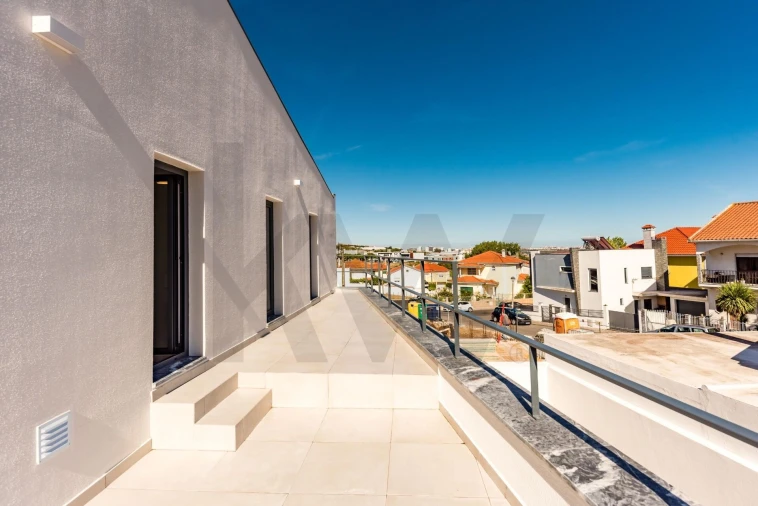 Moradia T3 para Venda em Pontinha e Famões Foto 60