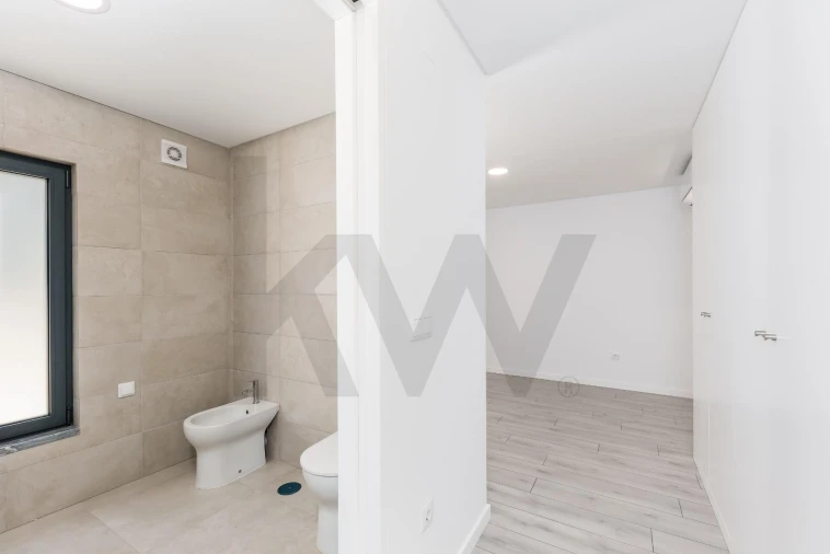 Moradia T3 para Venda em Pontinha e Famões Foto 26