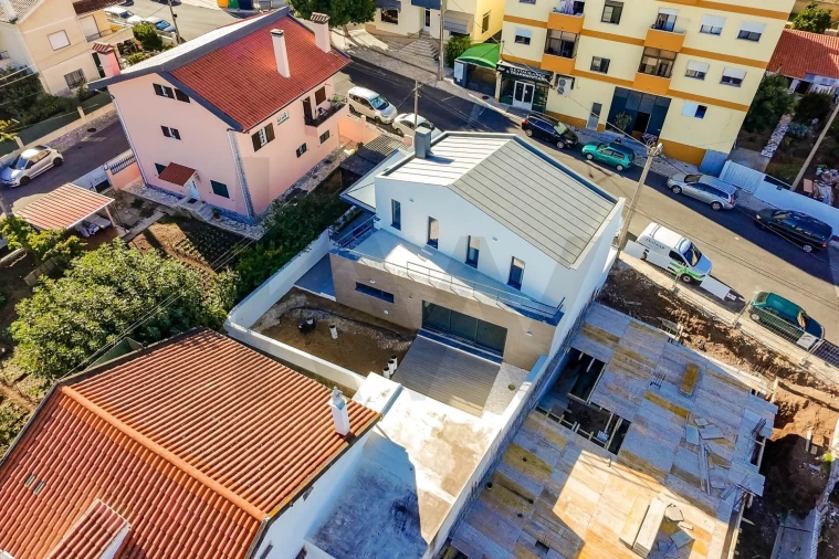 Moradia T3 para Venda em Pontinha e Famões Foto 43