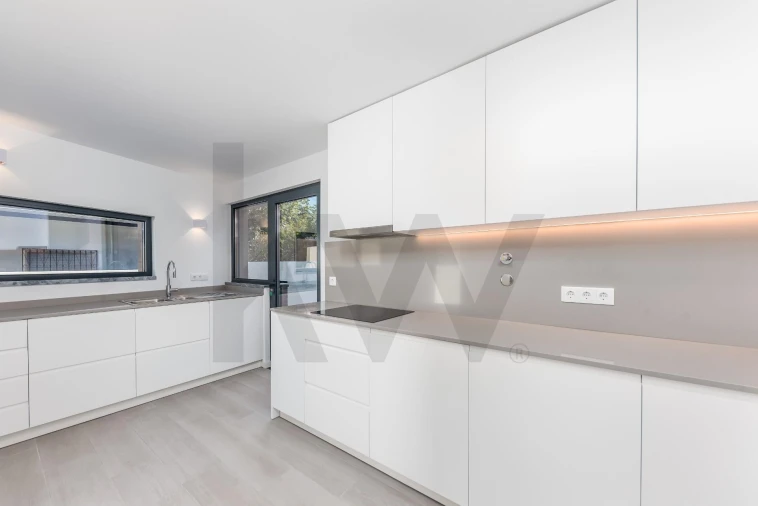 Moradia T3 para Venda em Pontinha e Famões Foto 11