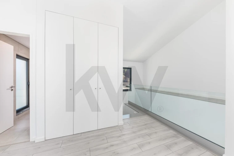 Moradia T3 para Venda em Pontinha e Famões Foto 18