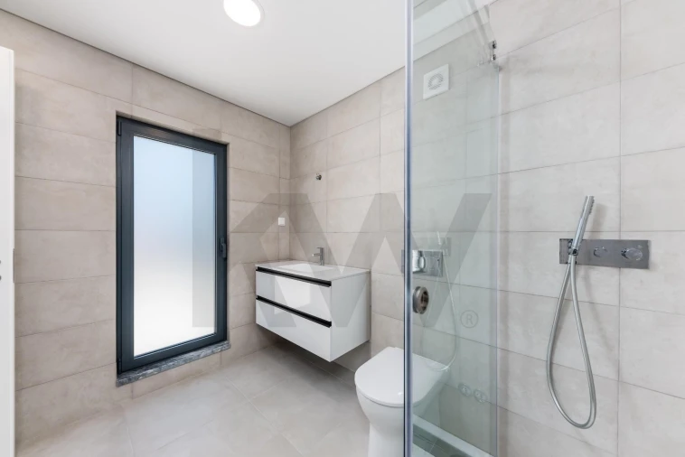 Moradia T3 para Venda em Pontinha e Famões Foto 21