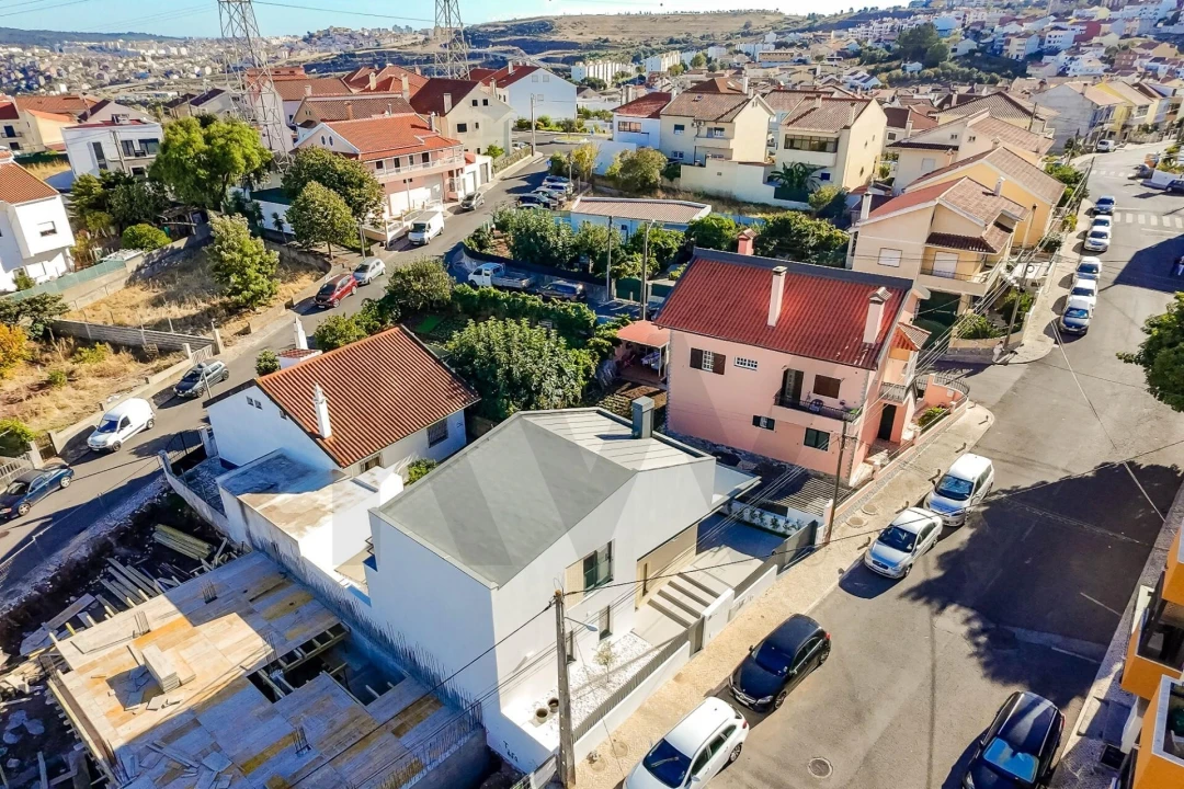 Moradia T3 para Venda em Pontinha e Famões Foto 37