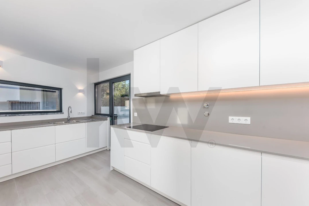 Moradia T3 para Venda em Pontinha e Famões Foto 11