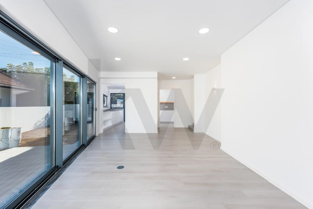 Moradia T3 para Venda em Pontinha e Famões Foto 3