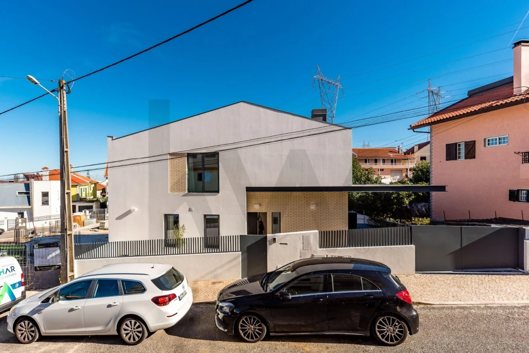 Moradia T3 para Venda em Pontinha e Famões Foto 54