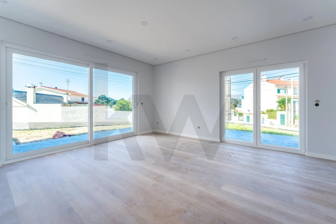 Moradia T3 para Venda em Santo Isidoro Foto 8