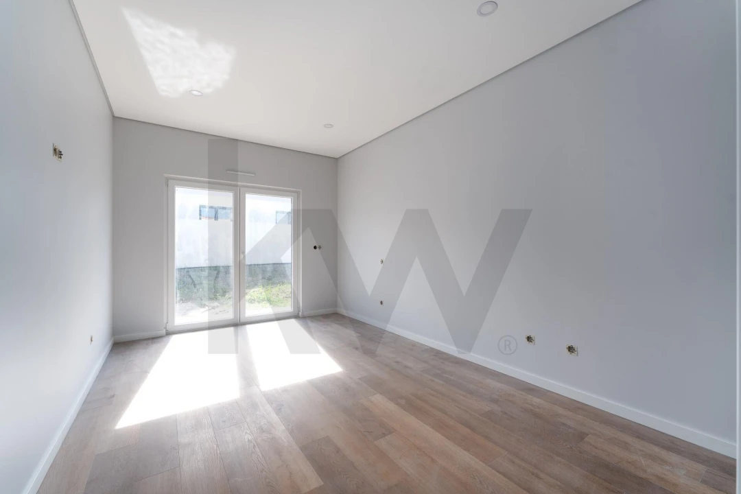 Moradia T3 para Venda em Santo Isidoro Foto 13