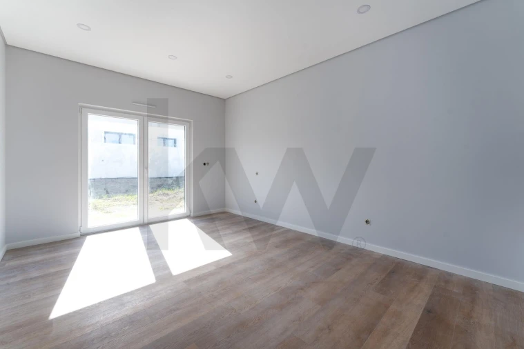 Moradia T3 para Venda em Santo Isidoro Foto 21