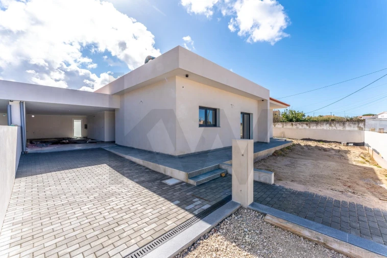 Moradia T3 para Venda em Santo Isidoro Foto 32