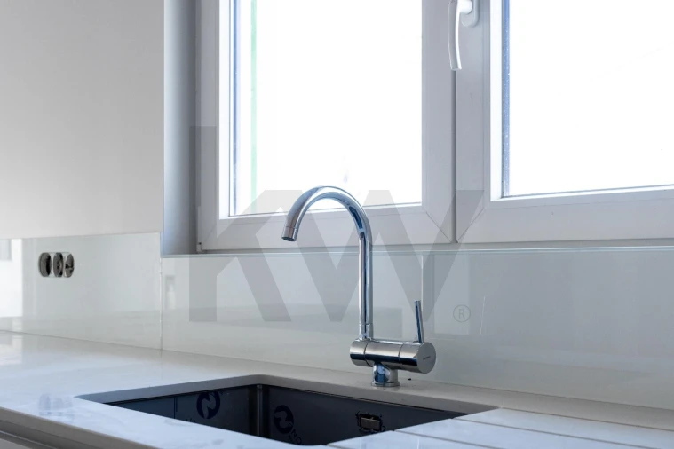 Moradia T3 para Venda em Santo Isidoro Foto 3