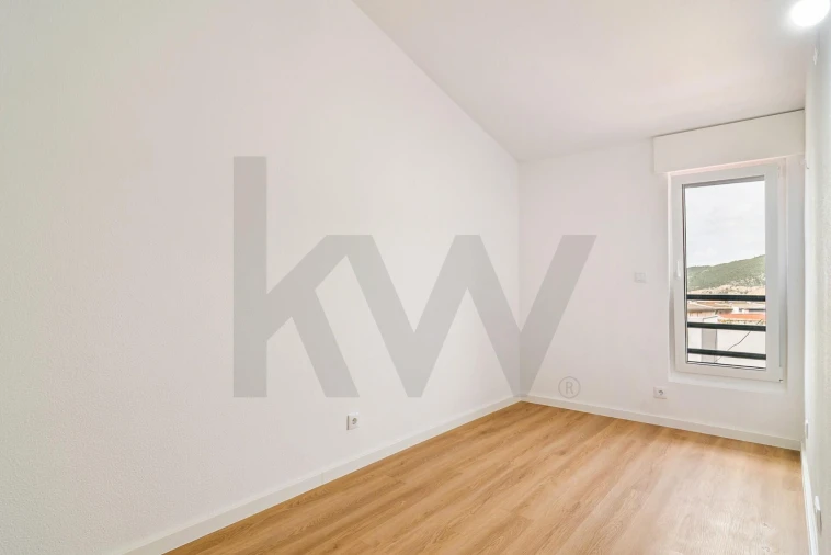 Moradia T4 para Venda em Sesimbra (Santiago) Foto 27