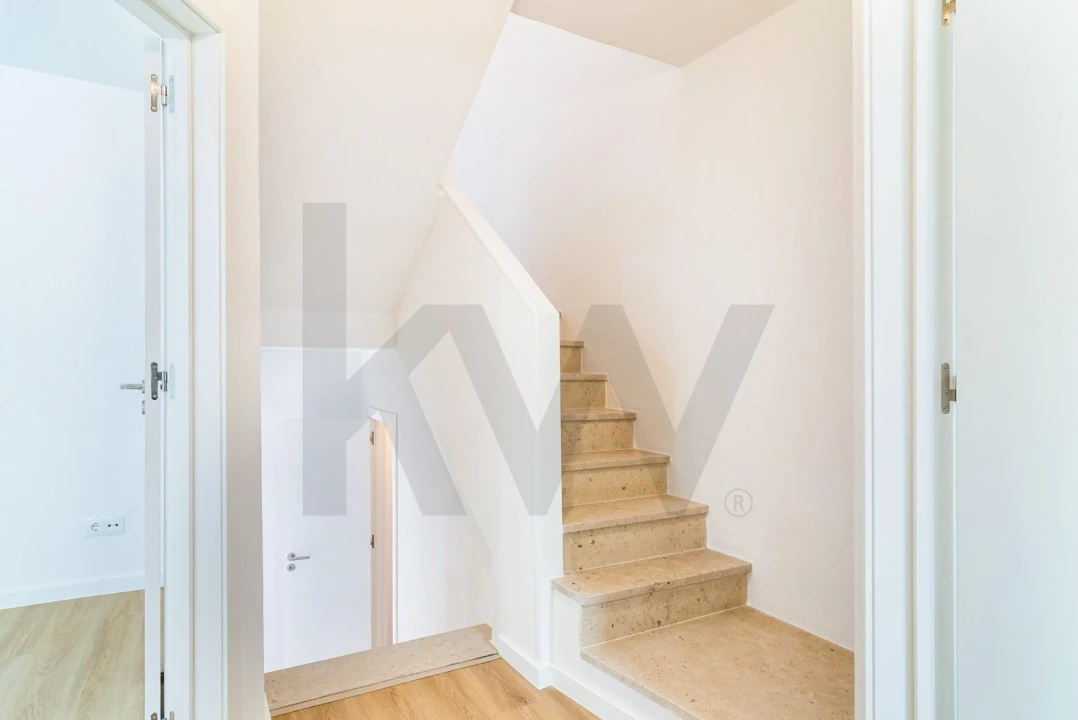 Moradia T4 para Venda em Sesimbra (Santiago) Foto 16