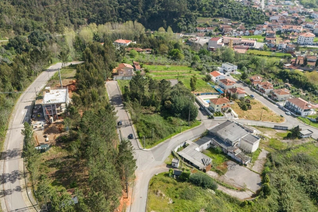Terreno para Venda em Miranda do Corvo Foto 2