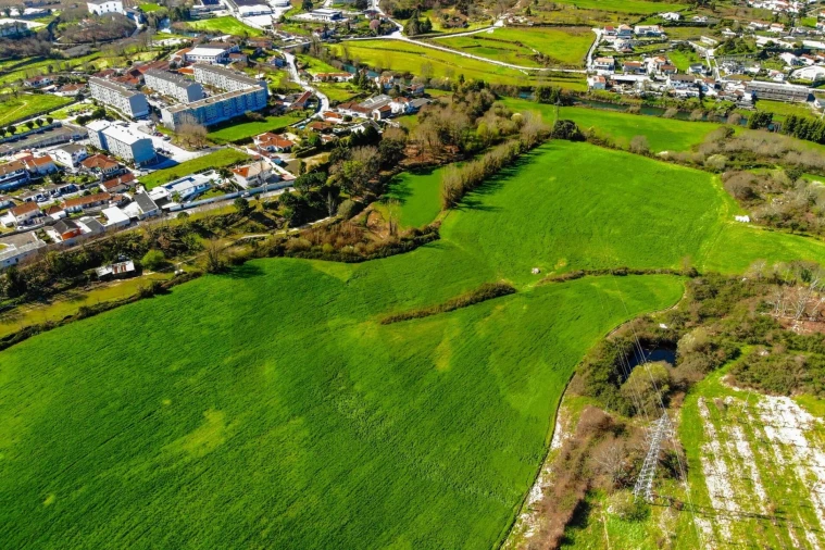 Terreno para Venda em Gondar Foto 73