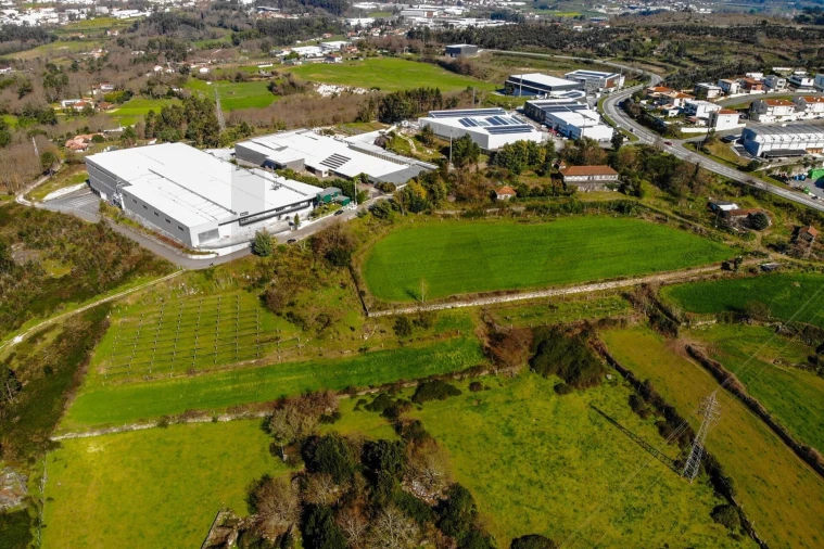 Terreno para Venda em Gondar Foto 60