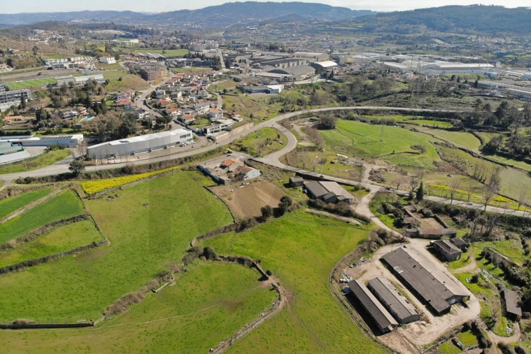 Terreno para Venda em Gondar Foto 33