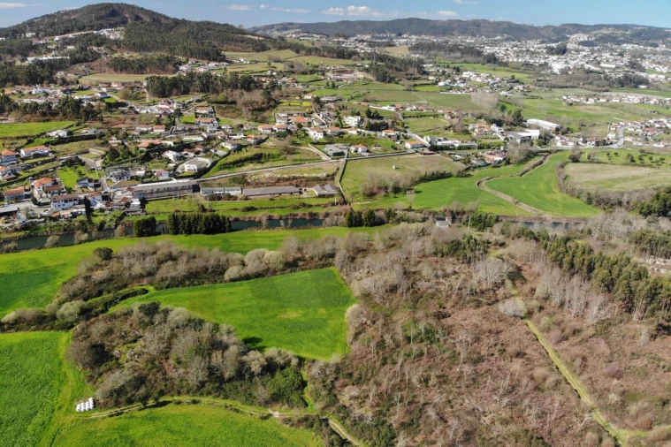 Terreno para Venda em Gondar Foto 49