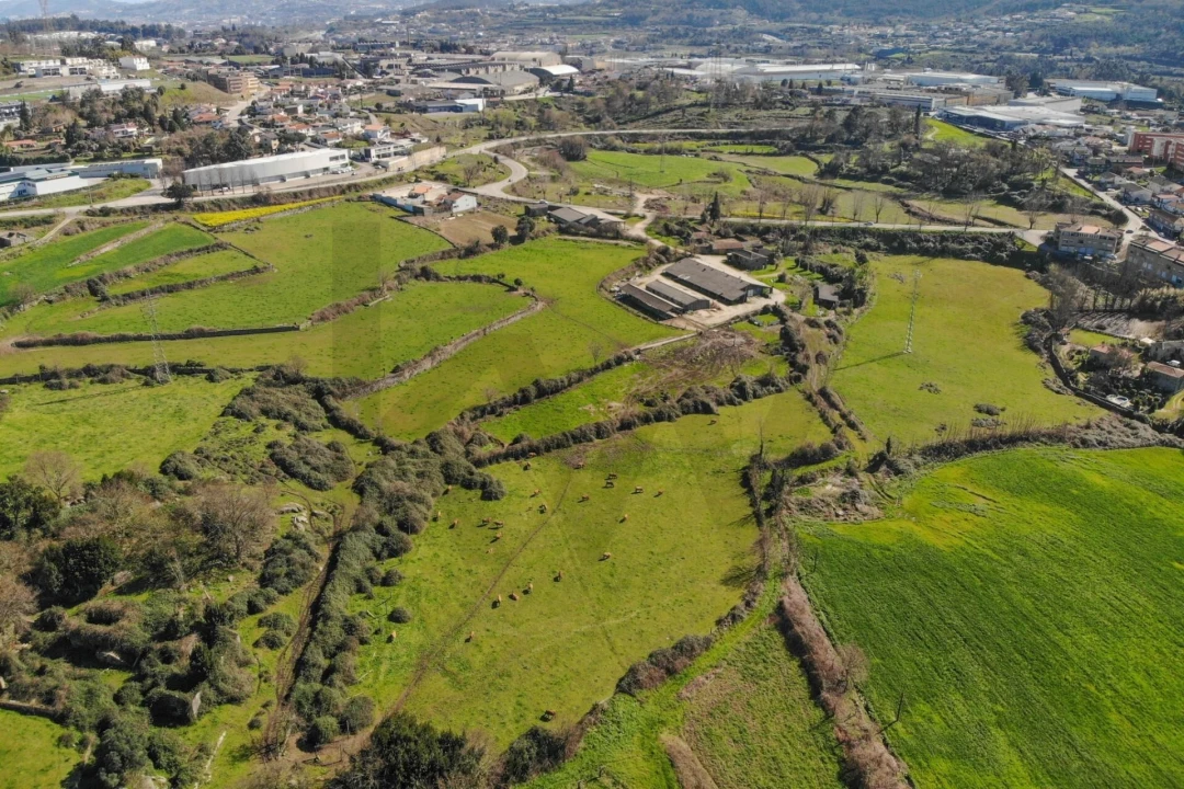 Terreno para Venda em Gondar Foto 52